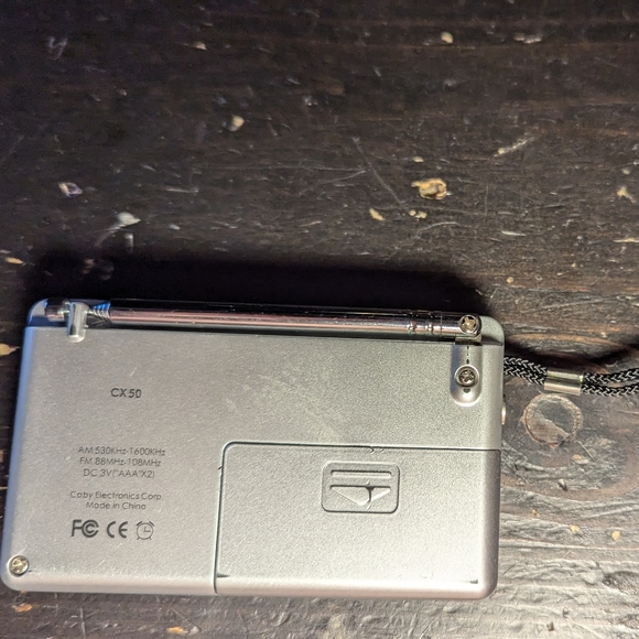 Coby CX 50 Portable Radio AM/FM Battery Operated 2 AAA Batteries TESTED WORKS - Picture 2 of 3